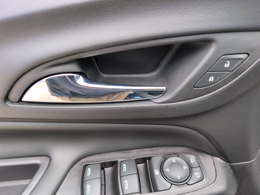 2019 Chevrolet Equinox LT photo 16