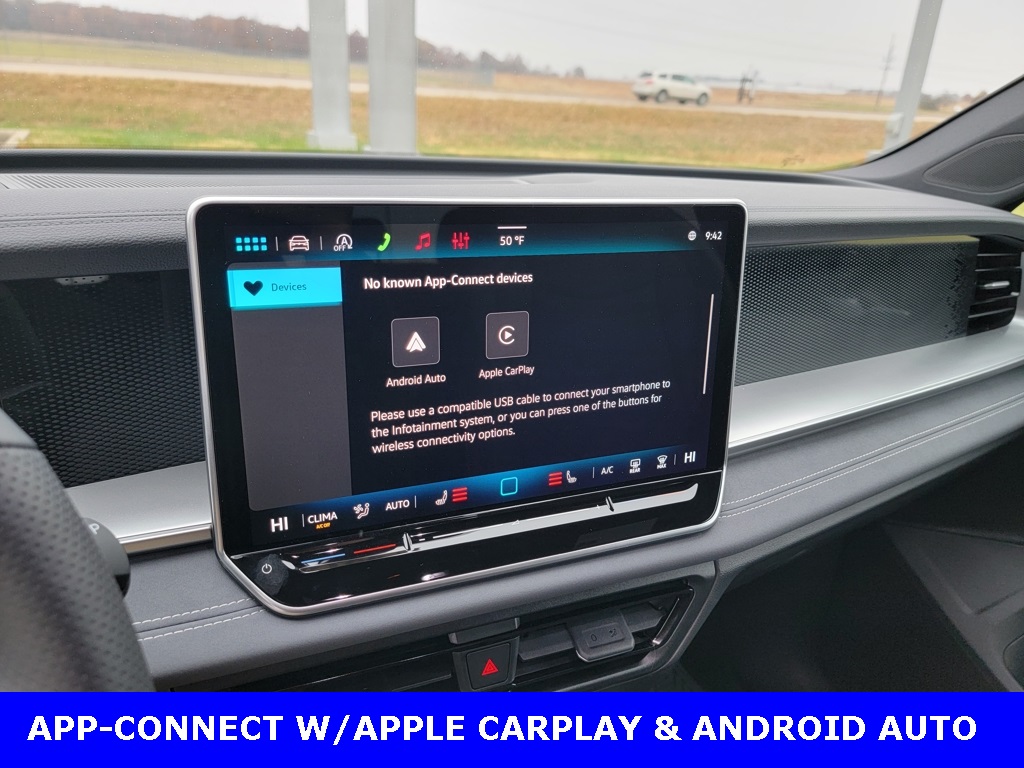 2026 Volkswagen Tiguan SE R-Line Black photo 3