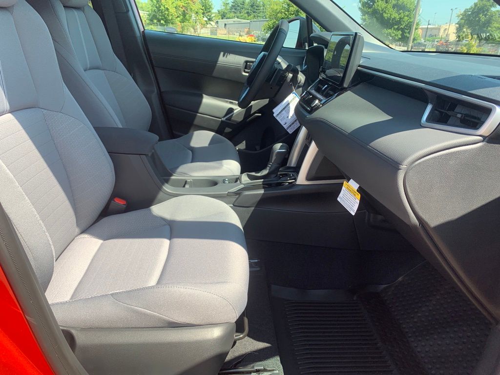2025 Toyota Corolla Cross Hybrid SE photo 25