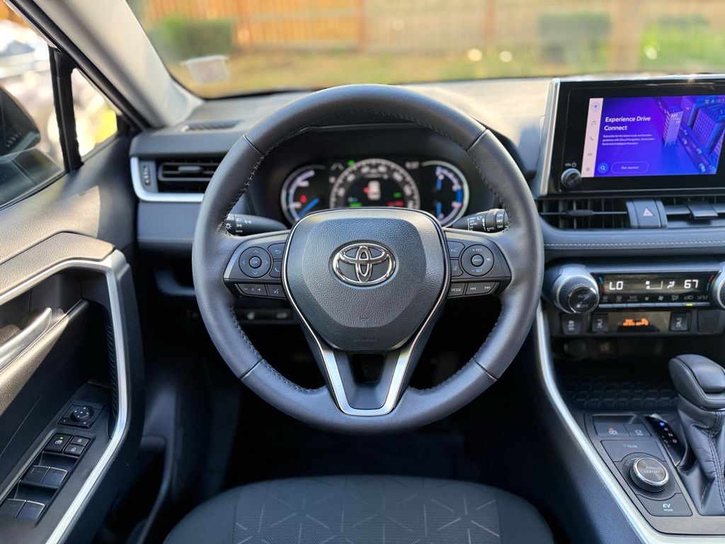 2024 Toyota RAV4 Hybrid XLE photo 21