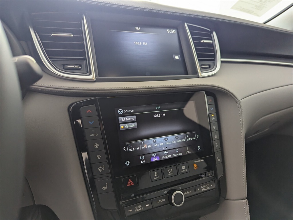 2024 Infiniti QX50 Luxe photo 10