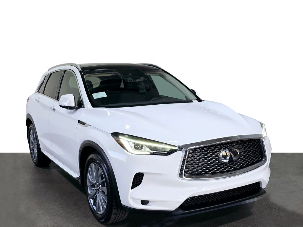 2025 Infiniti QX50 Luxe AWD photo 3
