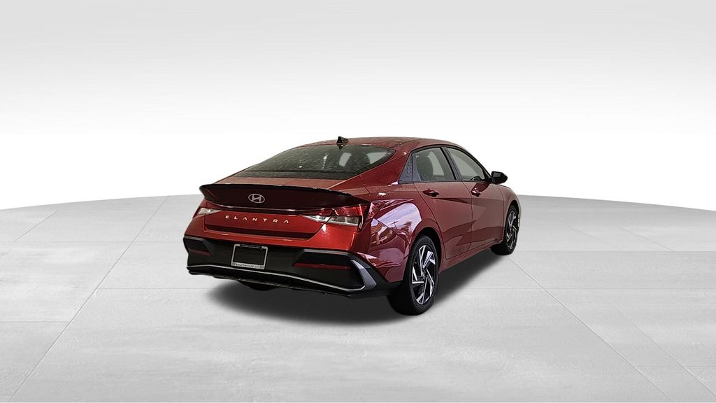 2025 Hyundai Elantra SEL Sport photo 5