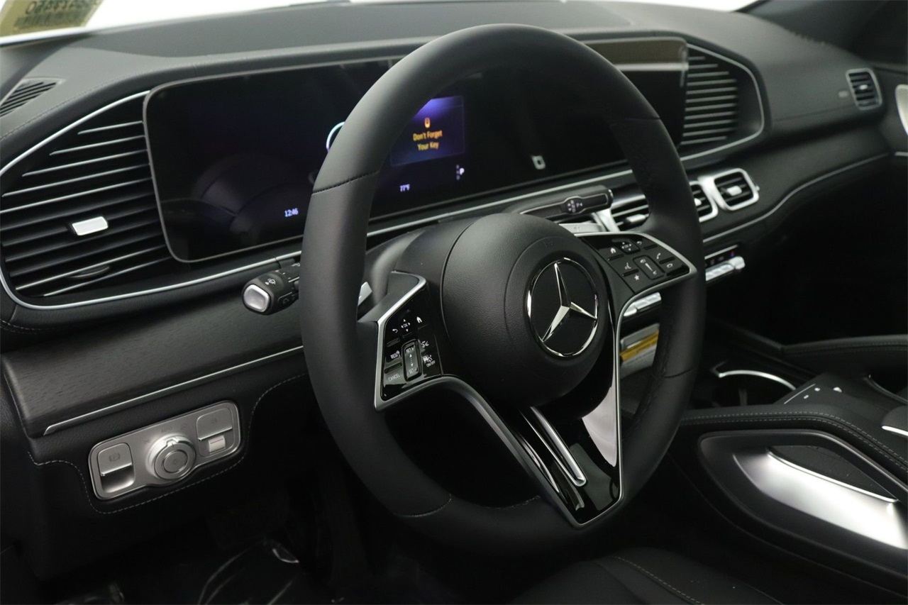 2025 Mercedes Benz GLE 350 4MATIC photo 3