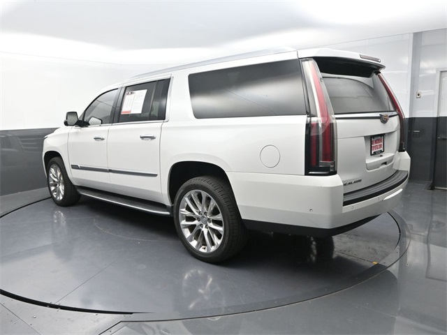 2017 Cadillac Escalade ESV Luxury photo 5