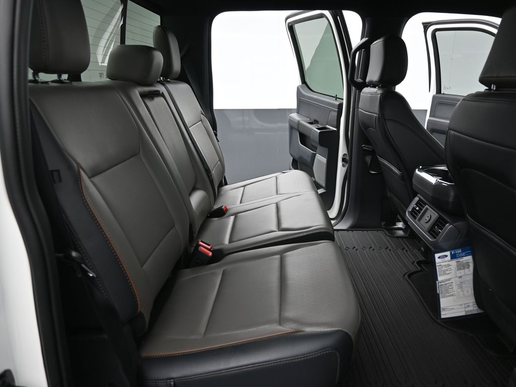 2025 Ford F-150 Lariat photo 12