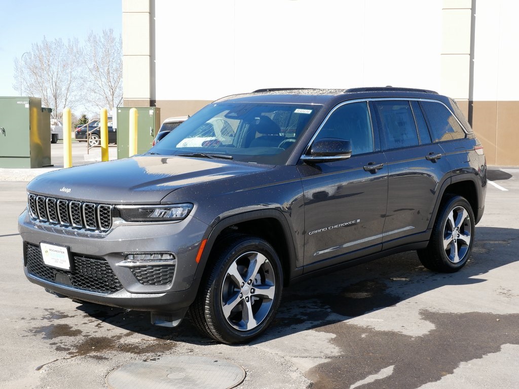 2025 Jeep Grand Cherokee Limited photo 4