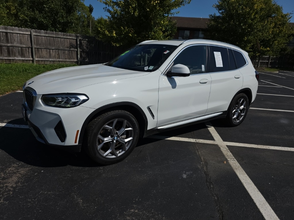 2022 BMW X3 30i's photo