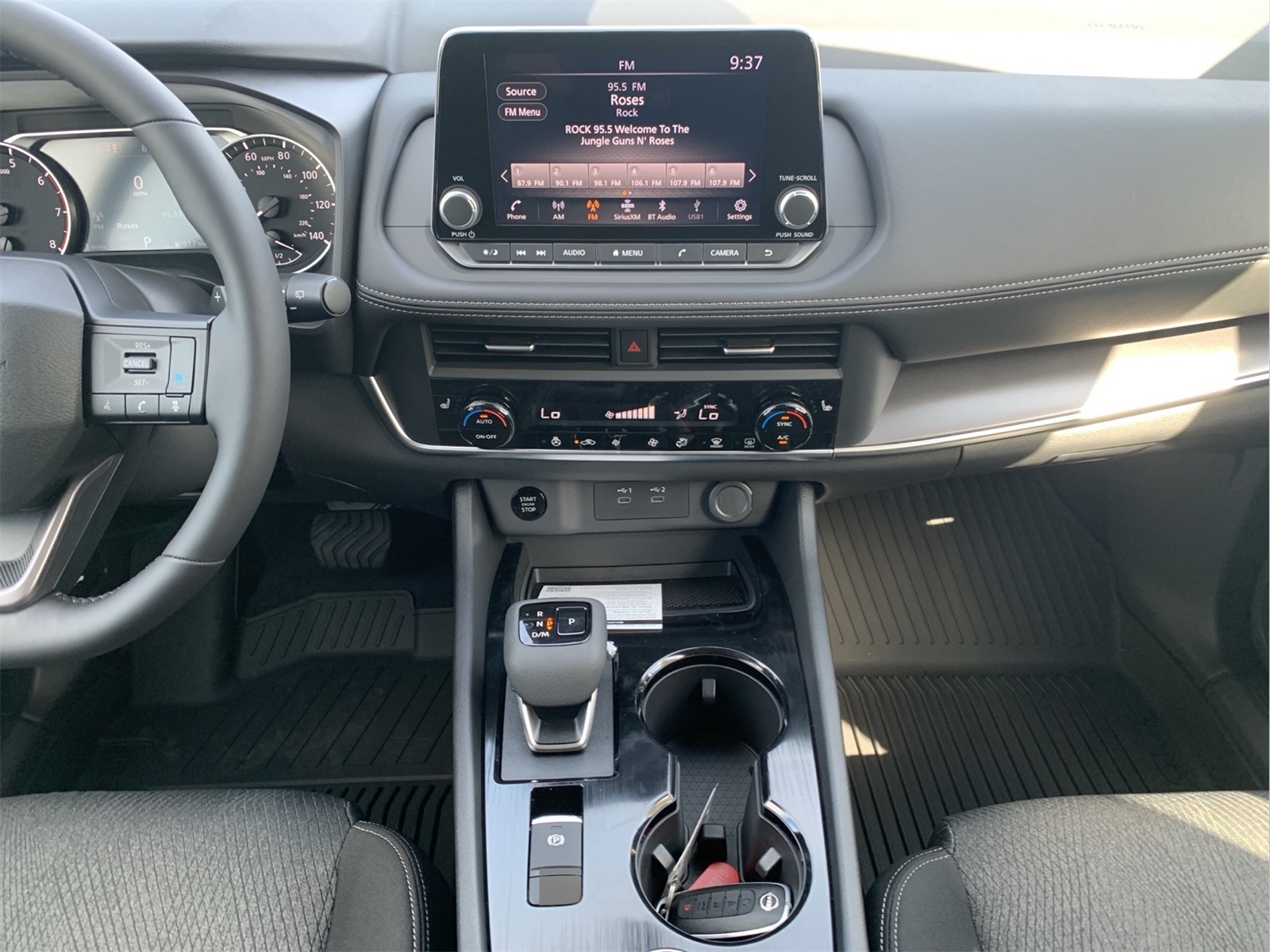 2026 Nissan Rogue SV photo 24