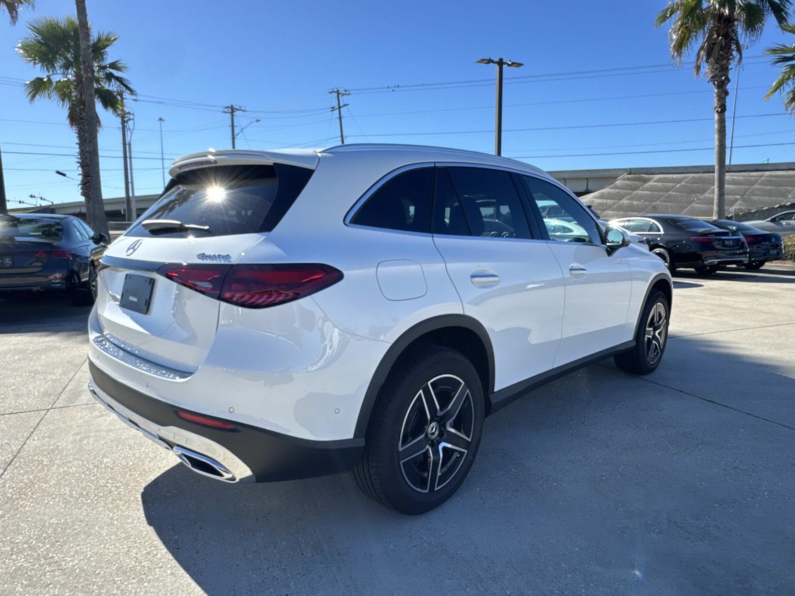 2026 Mercedes Benz GLC 300 4MATIC photo 4