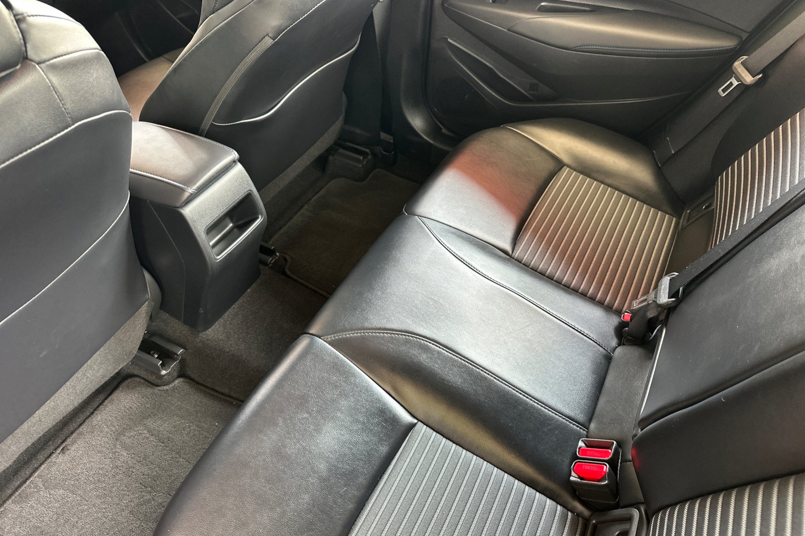 2022 Toyota Corolla XSE photo 11