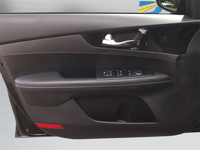 2023 Kia Forte GT-Line photo 24