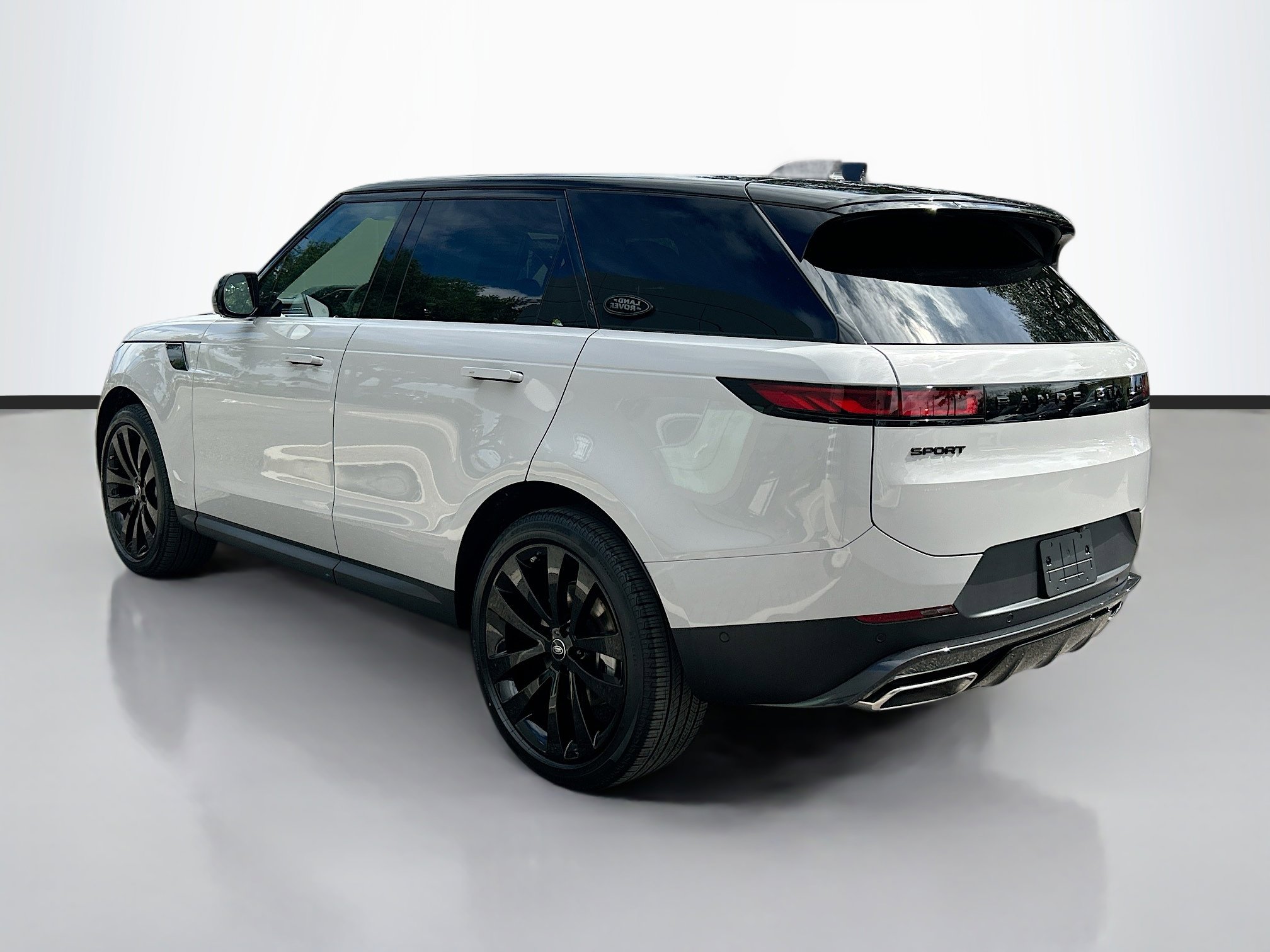 2025 Land Rover Range Rover Sport SE photo 2