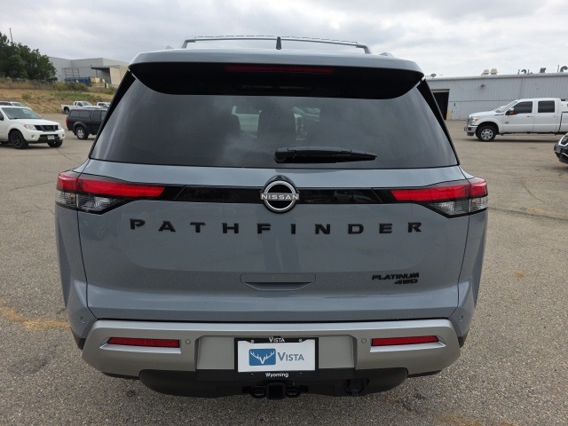 2025 Nissan Pathfinder Platinum photo 4