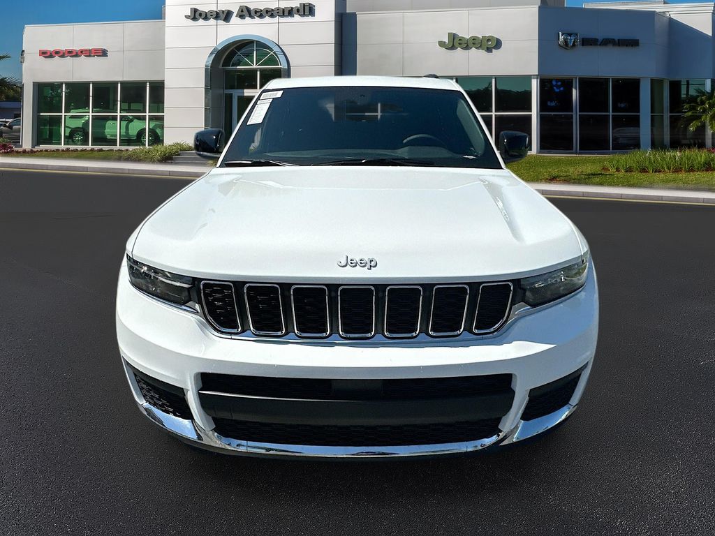 2025 Jeep Grand Cherokee Laredo X photo 2