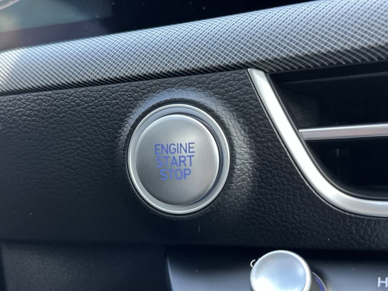2025 Hyundai Sonata Hybrid SEL photo 17