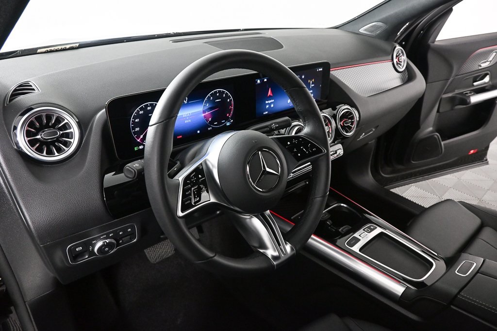 2025 Mercedes Benz GLA 250 photo 4