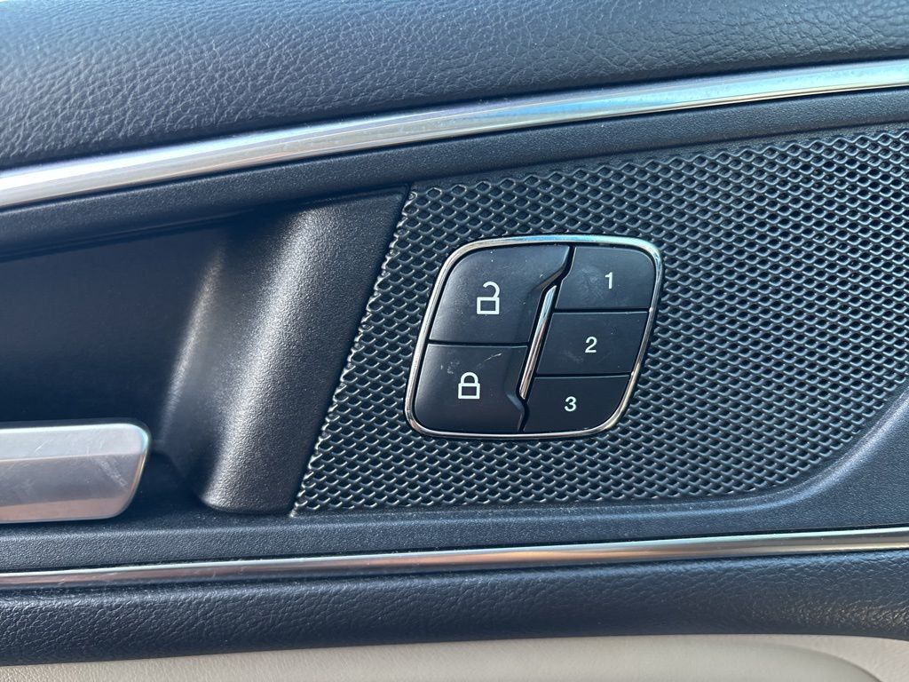 2018 Ford Edge Titanium photo 17