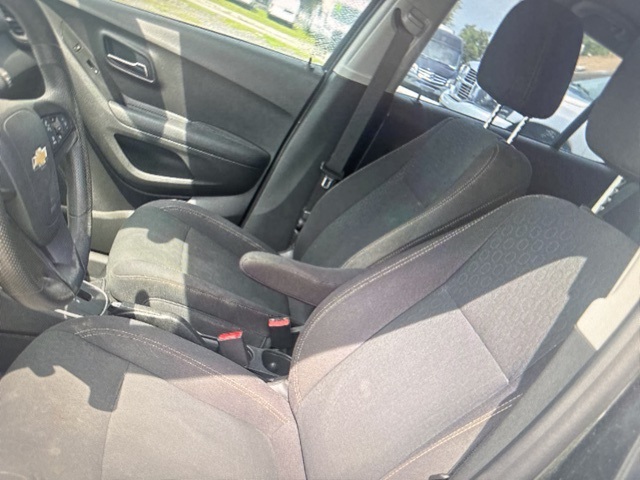 2020 Chevrolet Trax LS photo 5