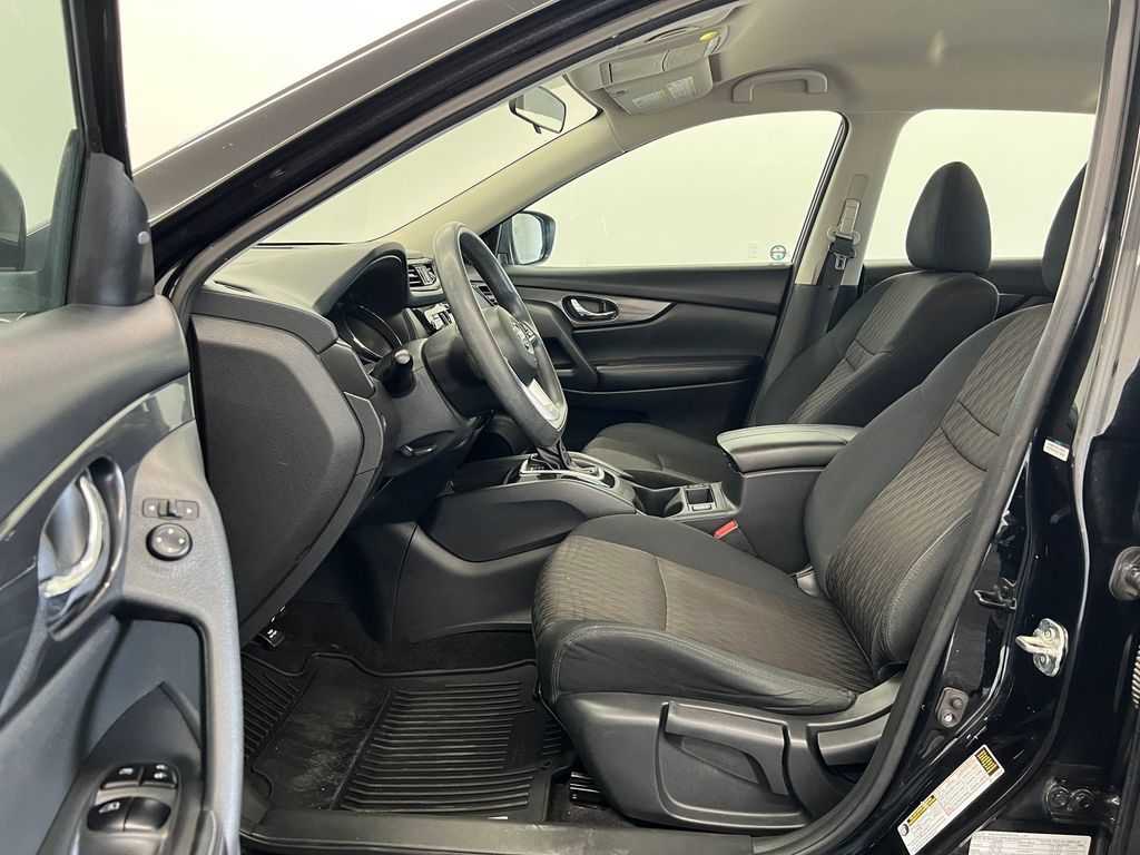 2017 Nissan Rogue S photo 4