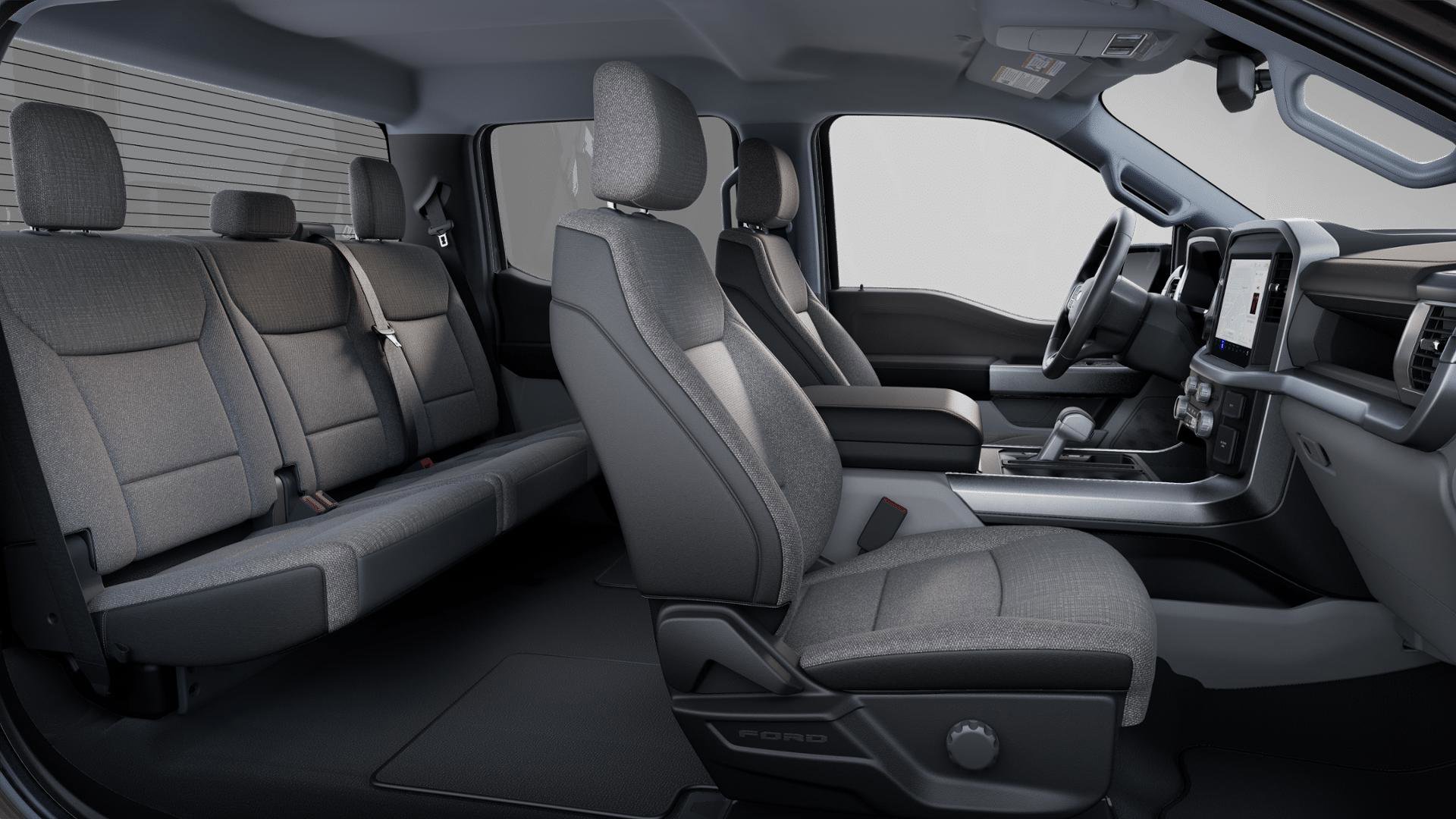 2025 Ford F-150 Lightning XLT photo 3
