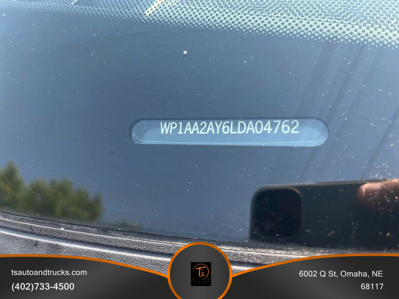 2020 Porsche Cayenne photo 21