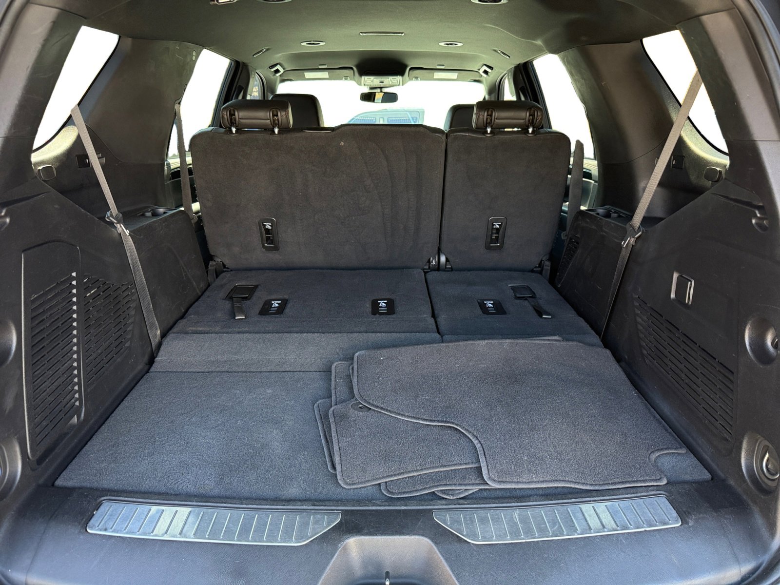 2023 Chevrolet Tahoe RST photo 16