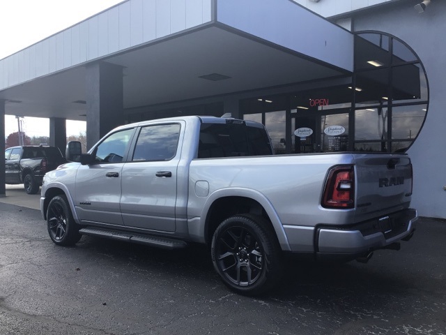 2025 Ram 1500 Laramie photo 4