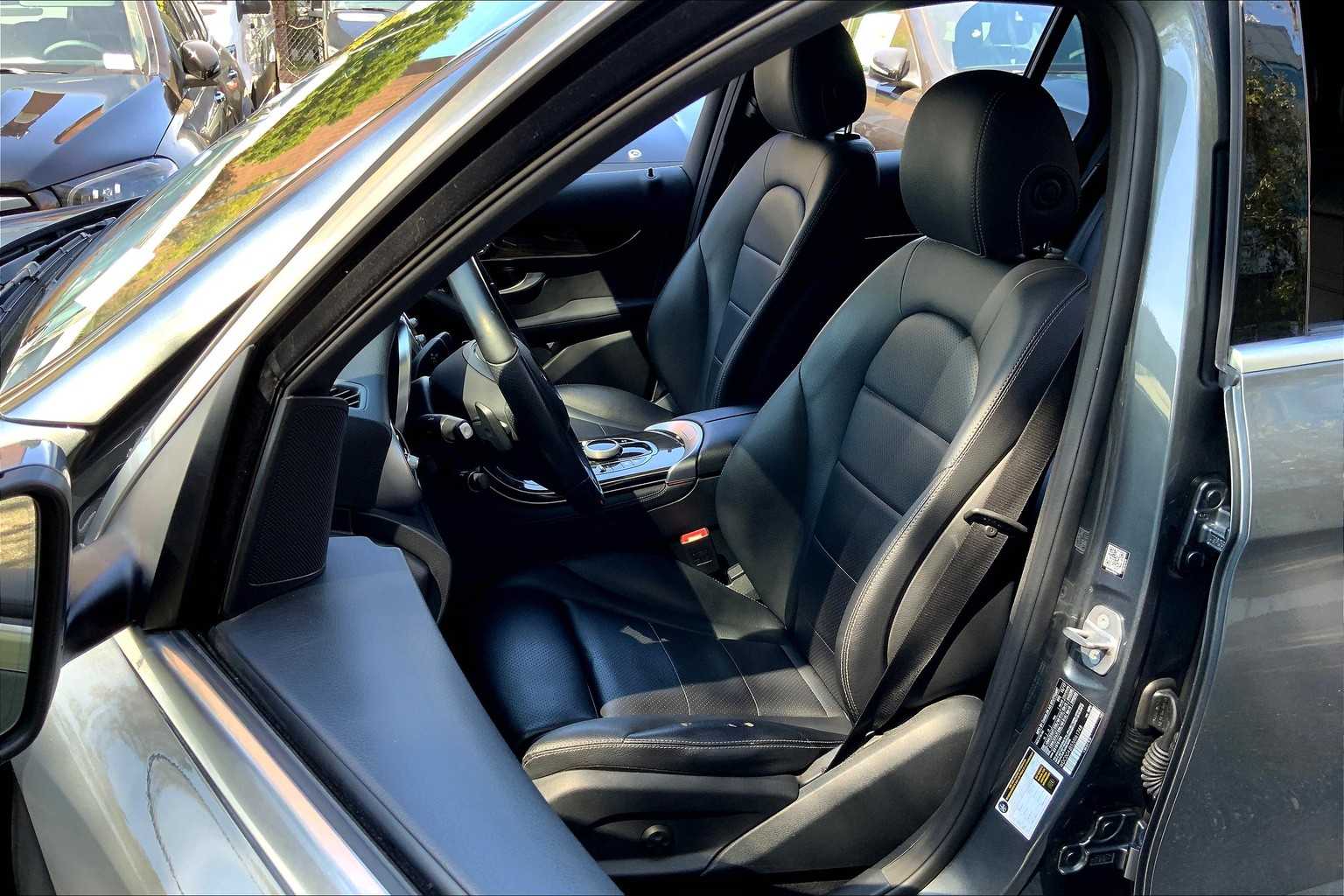 2018 Mercedes Benz GL 300 photo 7