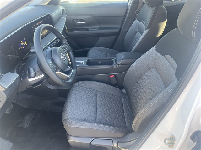 2025 Nissan Kicks SV photo 4