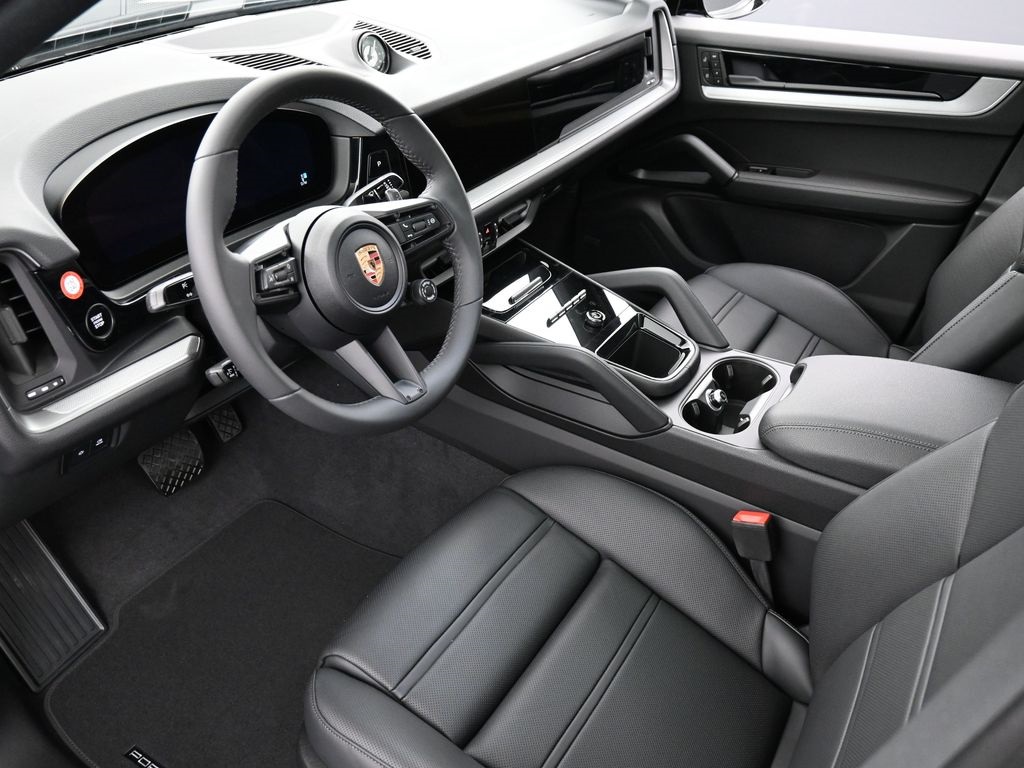 2025 Porsche Cayenne E-Hybrid photo 4