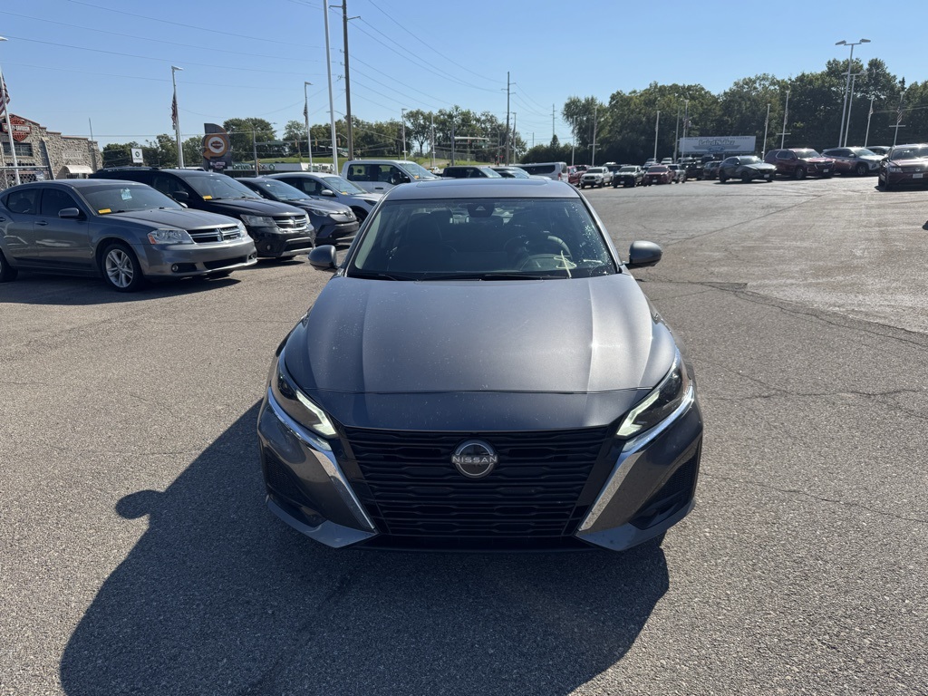 Used 2023 Nissan Altima SL with VIN 1N4BL4EV2PN417005 for sale in Kansas City