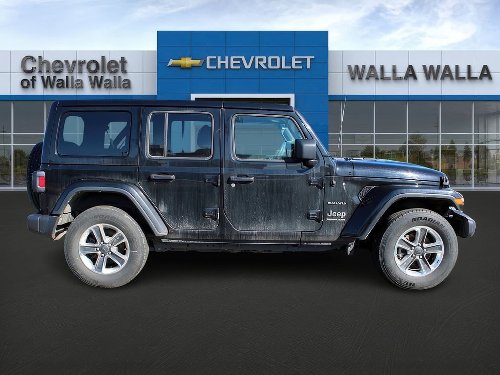 2023 Jeep Wrangler Sahara photo 7