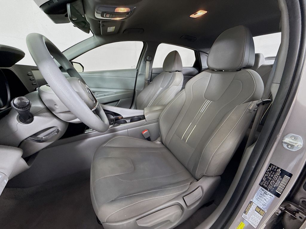 2022 Hyundai Elantra Blue photo 2