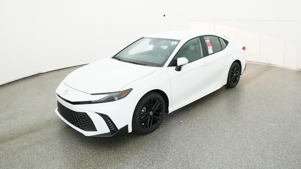 2026 Toyota Camry SE's photo