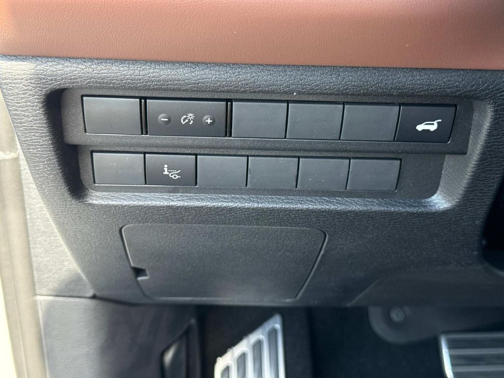 2025 Mitsubishi Outlander SEL photo 33