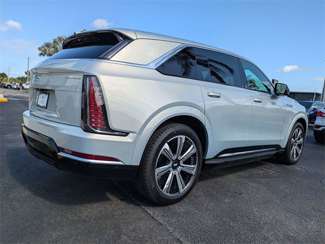 2025 Cadillac Escalade IQ Luxury photo 4