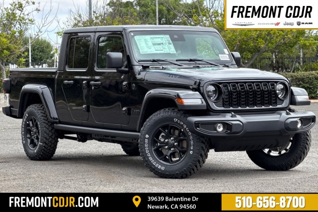 New 2025 Jeep Gladiator Willys 4D Crew Cab in Newark