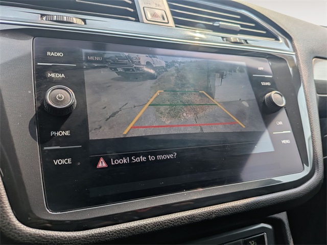 2020 Volkswagen Tiguan SE photo 16