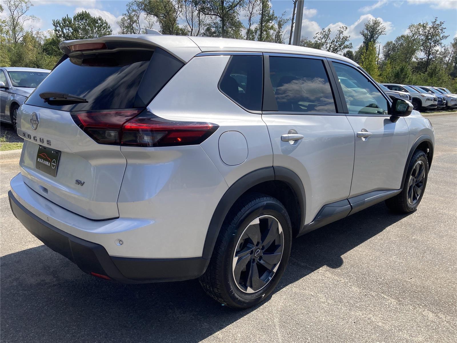 2024 Nissan Rogue SV photo 7