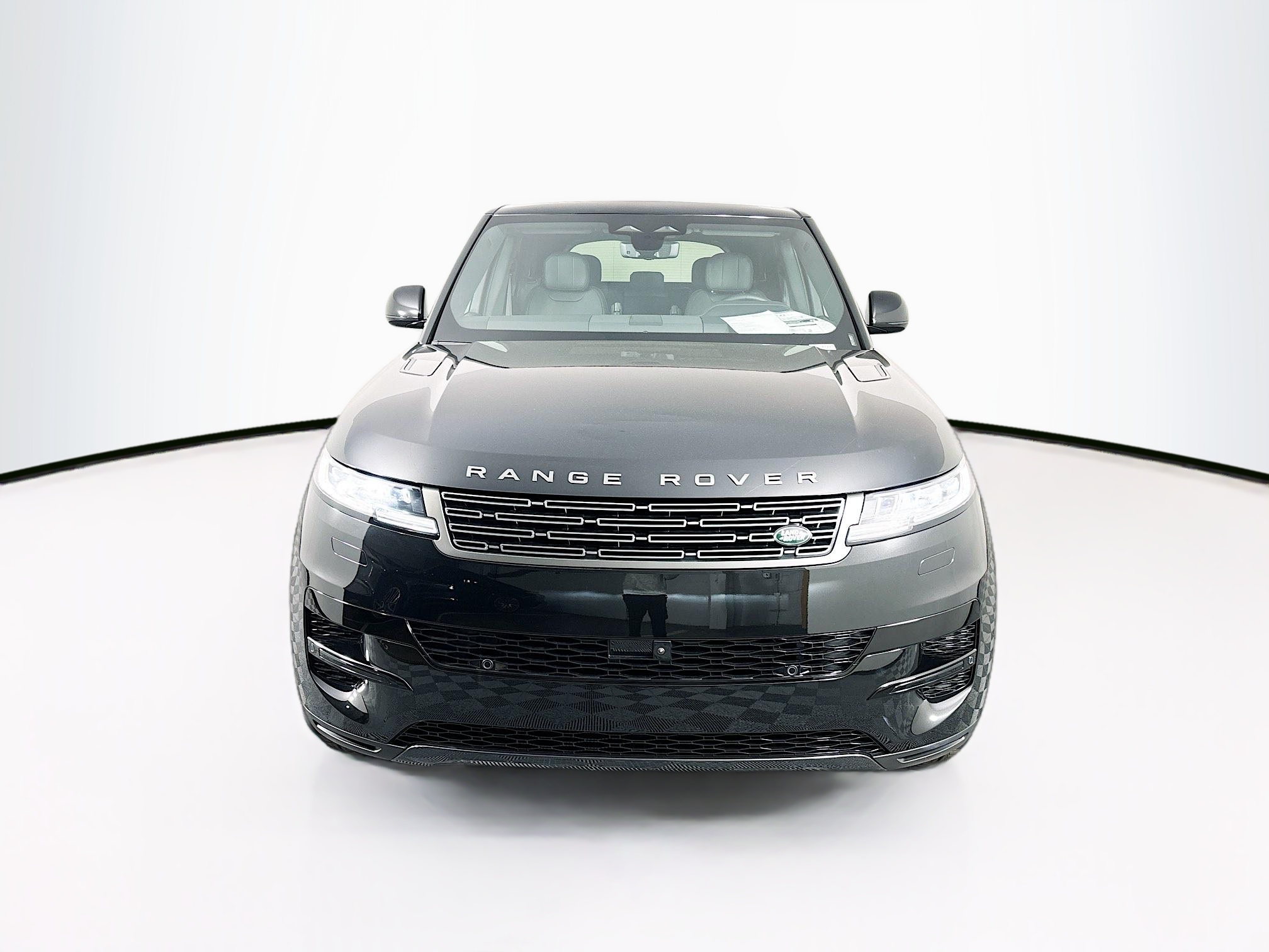 2025 Land Rover Range Rover Sport SE photo 2