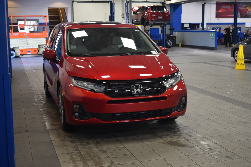 2026 Honda Odyssey Touring photo 3