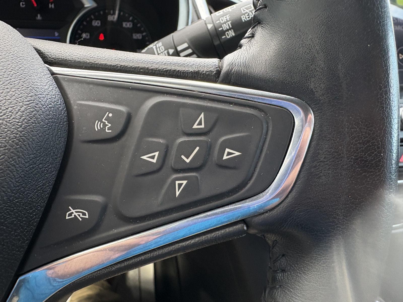2019 Chevrolet Equinox LT photo 17