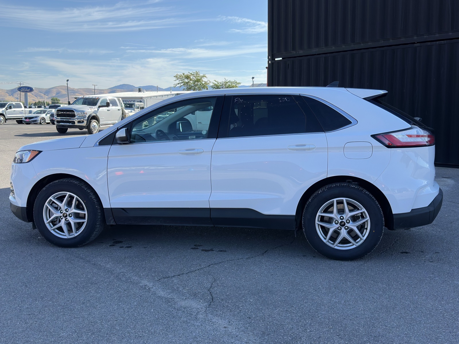 2024 Ford Edge SEL photo 4