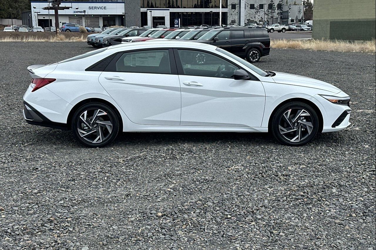 2025 Hyundai Elantra Hybrid SEL Sport photo 3