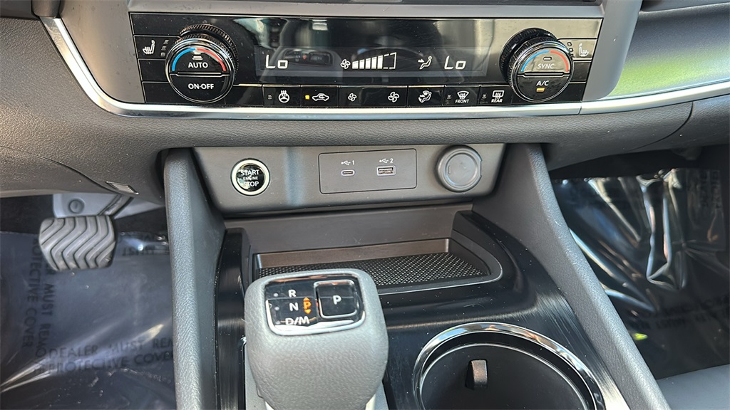 2023 Nissan Rogue SV photo 25
