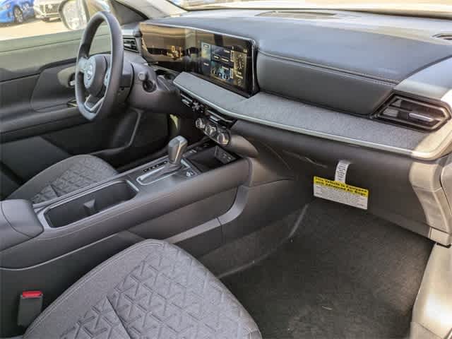 2025 Nissan Kicks SV photo 10