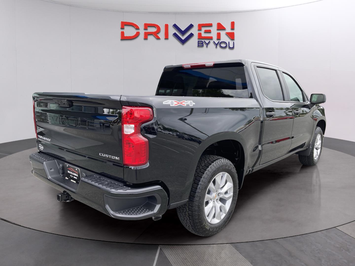 2025 Chevrolet Silverado 1500 Custom photo 4