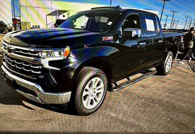 2023 Chevrolet Silverado 1500 LTZ's photo