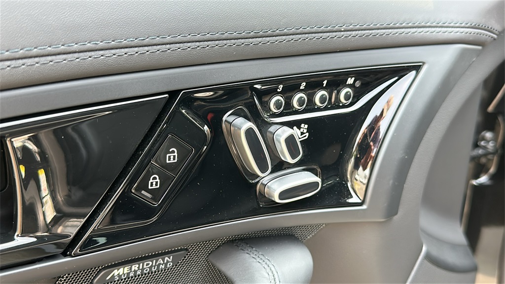 2024 Jaguar F-TYPE R75 P450 photo 10